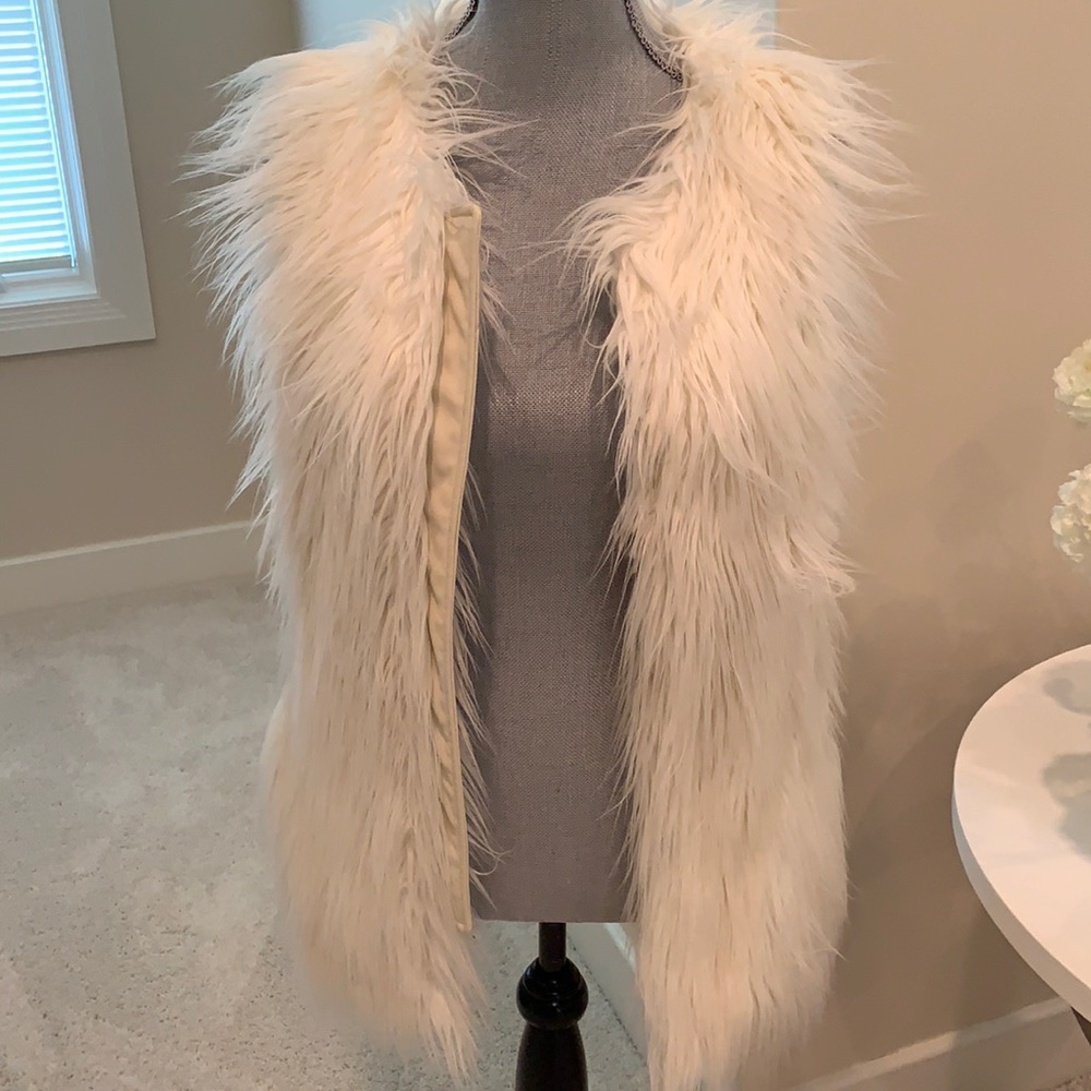 INC SHAGGY CREAM FAUX FUR VEST